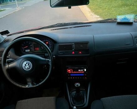 Красный Фольксваген Гольф, объемом двигателя 1.8 л и пробегом 233 тыс. км за 1554 $, фото 1 на Automoto.ua