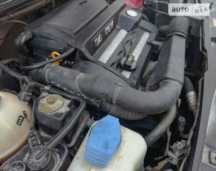 Красный Фольксваген Гольф, объемом двигателя 1.39 л и пробегом 197 тыс. км за 4500 $, фото 28 на Automoto.ua