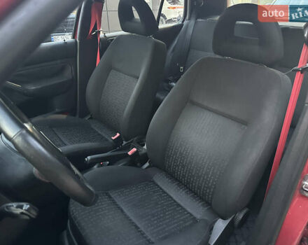 Красный Фольксваген Гольф, объемом двигателя 1.39 л и пробегом 197 тыс. км за 4500 $, фото 11 на Automoto.ua