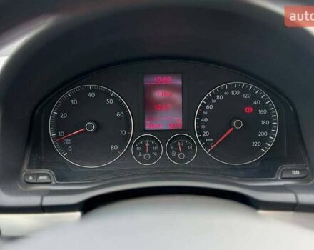 Красный Фольксваген Гольф, объемом двигателя 1.39 л и пробегом 198 тыс. км за 6300 $, фото 13 на Automoto.ua