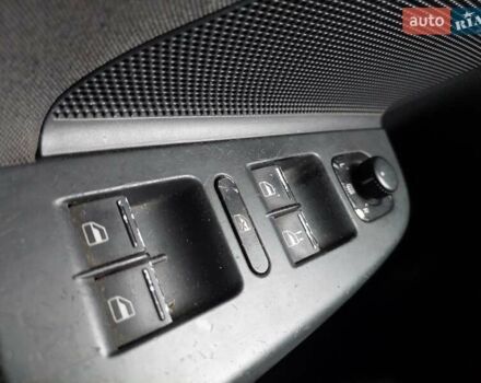 Червоний Фольксваген Гольф, об'ємом двигуна 1.9 л та пробігом 283 тис. км за 5000 $, фото 33 на Automoto.ua