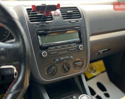 Красный Фольксваген Гольф, объемом двигателя 1.39 л и пробегом 198 тыс. км за 6300 $, фото 18 на Automoto.ua