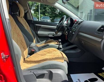 Красный Фольксваген Гольф, объемом двигателя 1.39 л и пробегом 198 тыс. км за 6300 $, фото 22 на Automoto.ua