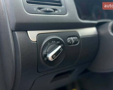 Красный Фольксваген Гольф, объемом двигателя 1.39 л и пробегом 198 тыс. км за 6300 $, фото 12 на Automoto.ua