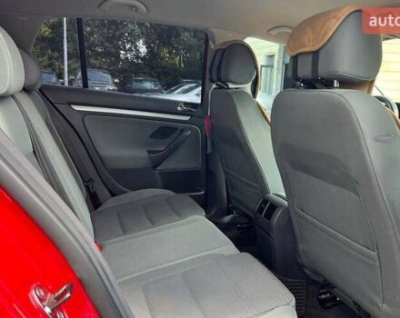 Красный Фольксваген Гольф, объемом двигателя 1.39 л и пробегом 198 тыс. км за 6300 $, фото 26 на Automoto.ua