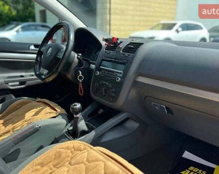 Красный Фольксваген Гольф, объемом двигателя 1.39 л и пробегом 198 тыс. км за 6300 $, фото 20 на Automoto.ua