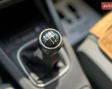 Красный Фольксваген Гольф, объемом двигателя 1.39 л и пробегом 198 тыс. км за 6300 $, фото 17 на Automoto.ua