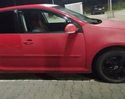 Красный Фольксваген Гольф, объемом двигателя 2 л и пробегом 286 тыс. км за 4200 $, фото 6 на Automoto.ua