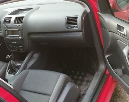 Красный Фольксваген Гольф, объемом двигателя 2 л и пробегом 286 тыс. км за 4200 $, фото 17 на Automoto.ua