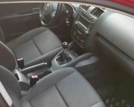 Красный Фольксваген Гольф, объемом двигателя 2 л и пробегом 286 тыс. км за 3950 $, фото 2 на Automoto.ua