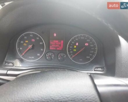 Красный Фольксваген Гольф, объемом двигателя 1.98 л и пробегом 312 тыс. км за 5200 $, фото 4 на Automoto.ua