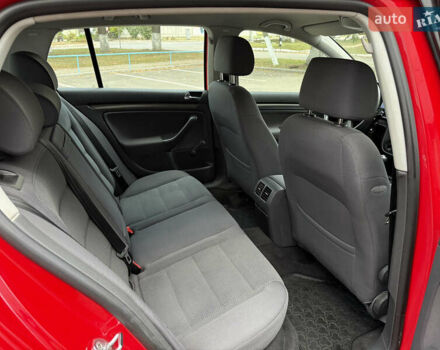 Червоний Фольксваген Гольф, об'ємом двигуна 1.6 л та пробігом 239 тис. км за 6000 $, фото 16 на Automoto.ua