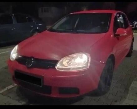 Красный Фольксваген Гольф, объемом двигателя 2 л и пробегом 286 тыс. км за 3950 $, фото 1 на Automoto.ua