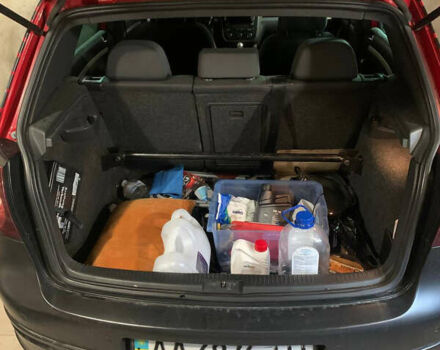 Червоний Фольксваген Гольф, об'ємом двигуна 1.6 л та пробігом 145 тис. км за 7500 $, фото 8 на Automoto.ua