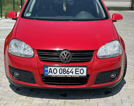 Красный Фольксваген Гольф, объемом двигателя 1.39 л и пробегом 225 тыс. км за 5500 $, фото 2 на Automoto.ua