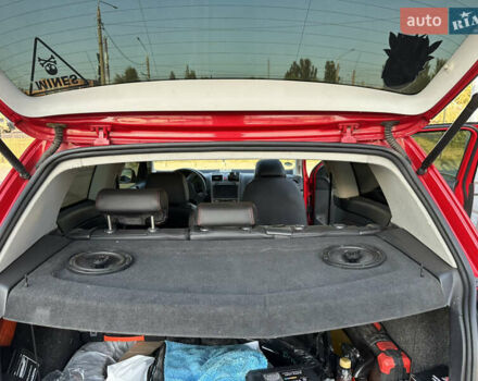 Фольксваген Гольф 2006 в Кропивницком (Кировограде) на Automoto.ua Красный Фольксваген Гольф, объемом двигателя 1.6 л и пробегом 242 тыс. км за 5900 $, фото 4 на Automoto.ua