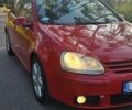 Фольксваген Гольф 2006 у Житомирі на Automoto.ua Червоний Фольксваген Гольф, об'ємом двигуна 2 л та пробігом 337 тис. км за 2757 $, фото 11 на Automoto.ua