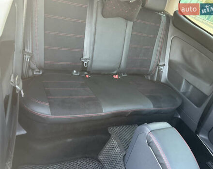 Фольксваген Гольф 2006 в Кропивницком (Кировограде) на Automoto.ua Красный Фольксваген Гольф, объемом двигателя 1.6 л и пробегом 242 тыс. км за 5900 $, фото 10 на Automoto.ua