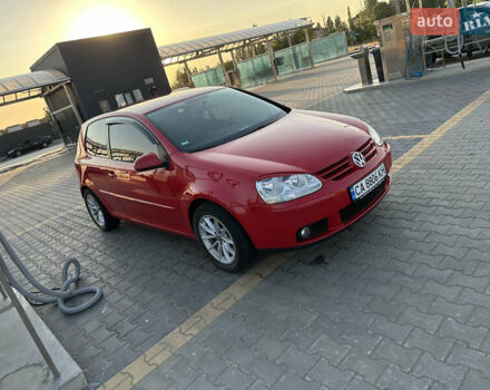 Фольксваген Гольф 2006 в Кропивницком (Кировограде) на Automoto.ua Красный Фольксваген Гольф, объемом двигателя 1.6 л и пробегом 242 тыс. км за 5900 $, фото 1 на Automoto.ua