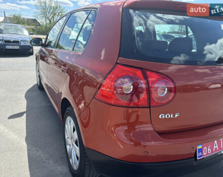 Красный Фольксваген Гольф, объемом двигателя 1.4 л и пробегом 230 тыс. км за 5800 $, фото 8 на Automoto.ua