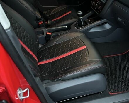 Червоний Фольксваген Гольф, об'ємом двигуна 1.9 л та пробігом 425 тис. км за 5450 $, фото 13 на Automoto.ua