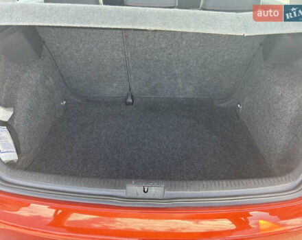 Красный Фольксваген Гольф, объемом двигателя 1.4 л и пробегом 230 тыс. км за 5800 $, фото 13 на Automoto.ua