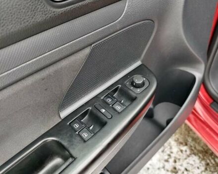 Красный Фольксваген Гольф, объемом двигателя 1.6 л и пробегом 193 тыс. км за 5250 $, фото 22 на Automoto.ua