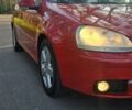 Фольксваген Гольф 2006 у Житомирі на Automoto.ua Червоний Фольксваген Гольф, об'ємом двигуна 2 л та пробігом 337 тис. км за 2757 $, фото 8 на Automoto.ua