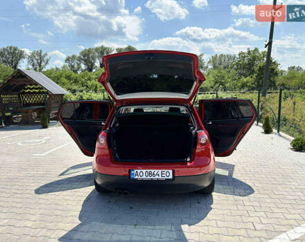 Красный Фольксваген Гольф, объемом двигателя 1.39 л и пробегом 225 тыс. км за 5500 $, фото 7 на Automoto.ua