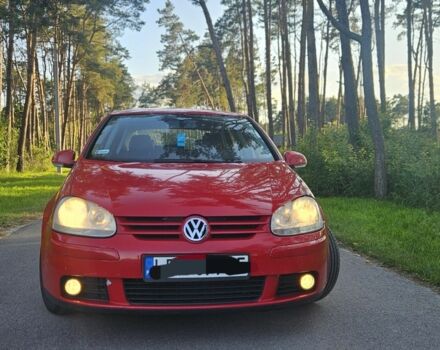 Фольксваген Гольф 2006 у Житомирі на Automoto.ua Червоний Фольксваген Гольф, об'ємом двигуна 2 л та пробігом 337 тис. км за 2757 $, фото 1 на Automoto.ua