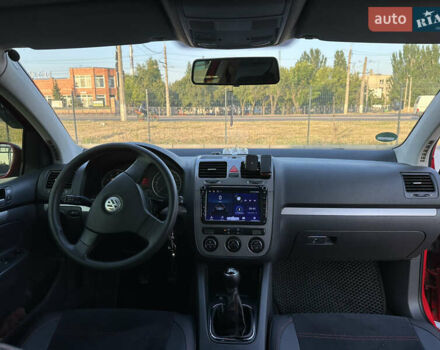 Фольксваген Гольф 2006 в Кропивницком (Кировограде) на Automoto.ua Красный Фольксваген Гольф, объемом двигателя 1.6 л и пробегом 242 тыс. км за 5900 $, фото 11 на Automoto.ua