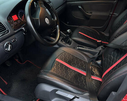 Красный Фольксваген Гольф, объемом двигателя 1.9 л и пробегом 425 тыс. км за 5450 $, фото 6 на Automoto.ua