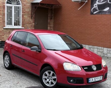 Красный Фольксваген Гольф, объемом двигателя 1.6 л и пробегом 284 тыс. км за 6300 $, фото 1 на Automoto.ua