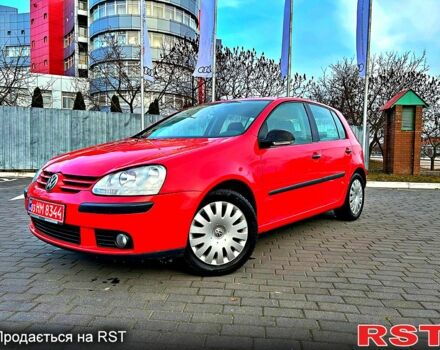 Красный Фольксваген Гольф, объемом двигателя 1.6 л и пробегом 221 тыс. км за 5999 $, фото 2 на Automoto.ua