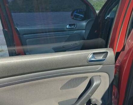 Красный Фольксваген Гольф, объемом двигателя 2 л и пробегом 316 тыс. км за 5000 $, фото 11 на Automoto.ua