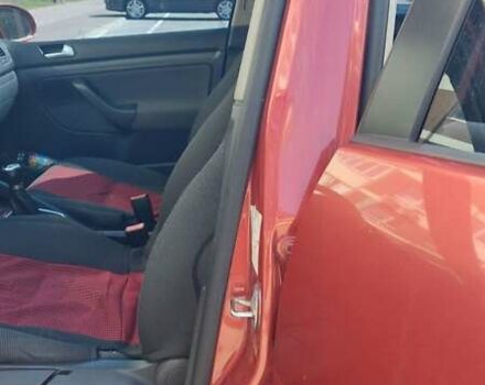 Красный Фольксваген Гольф, объемом двигателя 2 л и пробегом 316 тыс. км за 5000 $, фото 39 на Automoto.ua