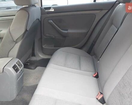 Красный Фольксваген Гольф, объемом двигателя 2 л и пробегом 316 тыс. км за 5000 $, фото 2 на Automoto.ua