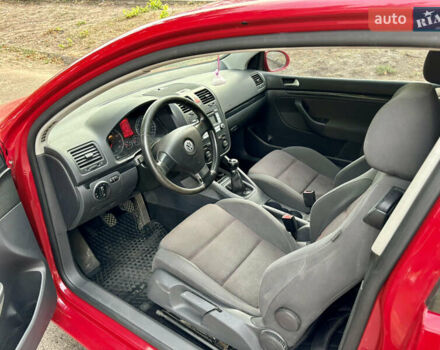 Красный Фольксваген Гольф, объемом двигателя 1.4 л и пробегом 221 тыс. км за 5599 $, фото 14 на Automoto.ua