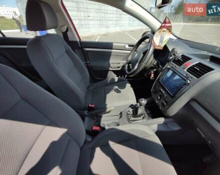 Червоний Фольксваген Гольф, об'ємом двигуна 1.6 л та пробігом 218 тис. км за 5500 $, фото 27 на Automoto.ua