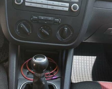 Красный Фольксваген Гольф, объемом двигателя 2 л и пробегом 316 тыс. км за 5000 $, фото 16 на Automoto.ua