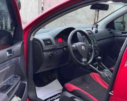 Красный Фольксваген Гольф, объемом двигателя 1.6 л и пробегом 296 тыс. км за 5990 $, фото 7 на Automoto.ua