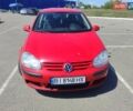 Червоний Фольксваген Гольф, об'ємом двигуна 1.6 л та пробігом 218 тис. км за 5500 $, фото 1 на Automoto.ua