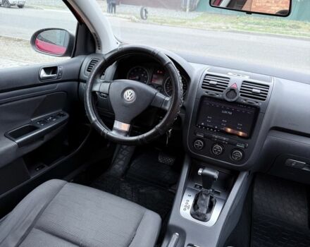 Красный Фольксваген Гольф, объемом двигателя 1.6 л и пробегом 284 тыс. км за 6300 $, фото 9 на Automoto.ua