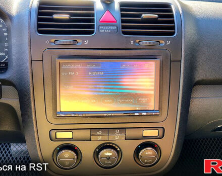 Червоний Фольксваген Гольф, об'ємом двигуна 1.6 л та пробігом 341 тис. км за 5800 $, фото 12 на Automoto.ua