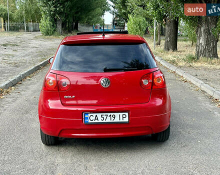 Красный Фольксваген Гольф, объемом двигателя 1.4 л и пробегом 221 тыс. км за 5599 $, фото 4 на Automoto.ua