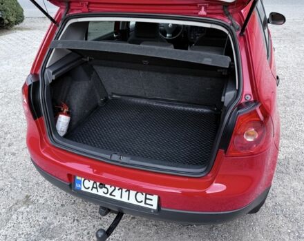 Красный Фольксваген Гольф, объемом двигателя 1.6 л и пробегом 284 тыс. км за 6300 $, фото 14 на Automoto.ua