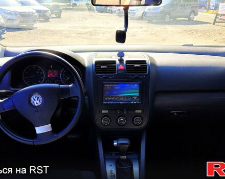 Червоний Фольксваген Гольф, об'ємом двигуна 1.6 л та пробігом 341 тис. км за 5800 $, фото 7 на Automoto.ua