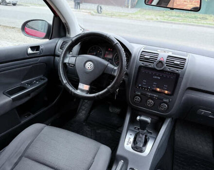 Красный Фольксваген Гольф, объемом двигателя 1.6 л и пробегом 287 тыс. км за 6200 $, фото 5 на Automoto.ua