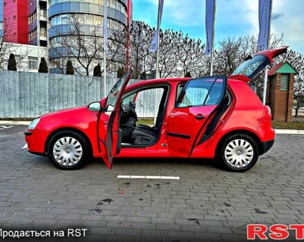 Красный Фольксваген Гольф, объемом двигателя 1.6 л и пробегом 221 тыс. км за 5999 $, фото 6 на Automoto.ua