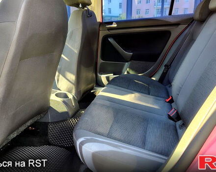 Червоний Фольксваген Гольф, об'ємом двигуна 1.6 л та пробігом 341 тис. км за 5800 $, фото 6 на Automoto.ua